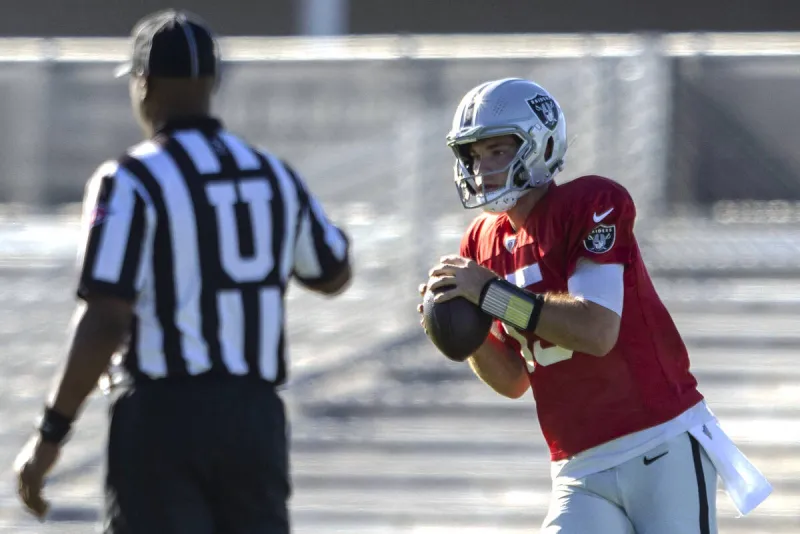 Fernando Mendoza, Malik Benson click and other Raiders practice observations