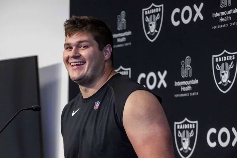 'He leads': Raiders' new center Tyler Linderbaum is already making an impact