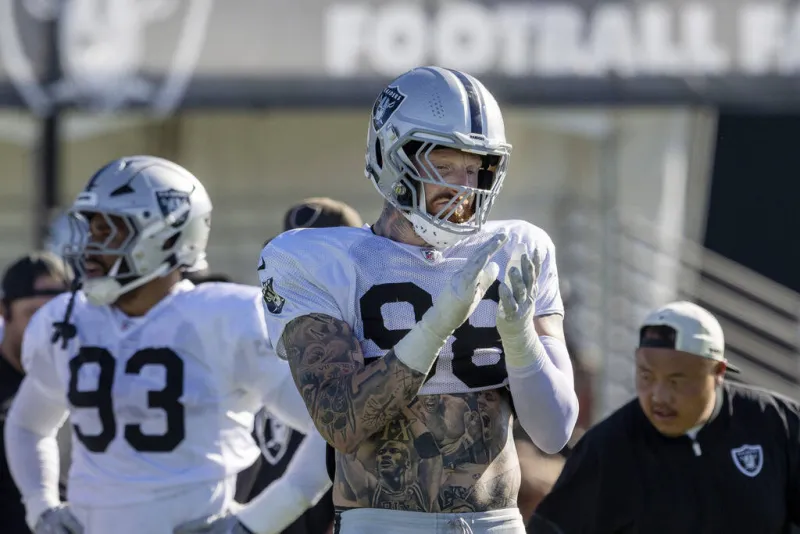 Raiders' Friday camp observations: Cousins, Crosby have dustup in practice