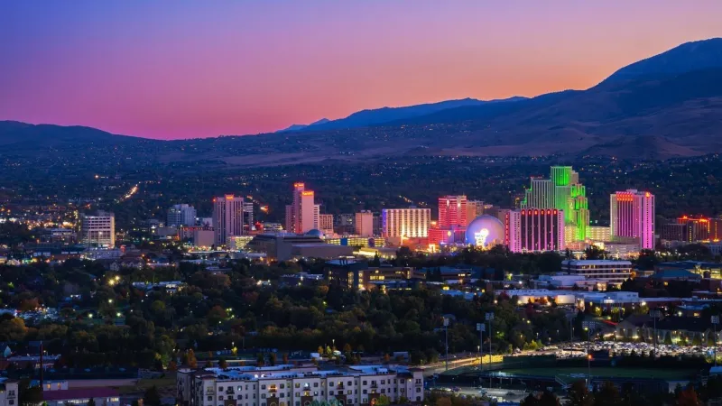Peppermill, Grand Sierra and J-Resort discount rooms for evacuees, fire crews