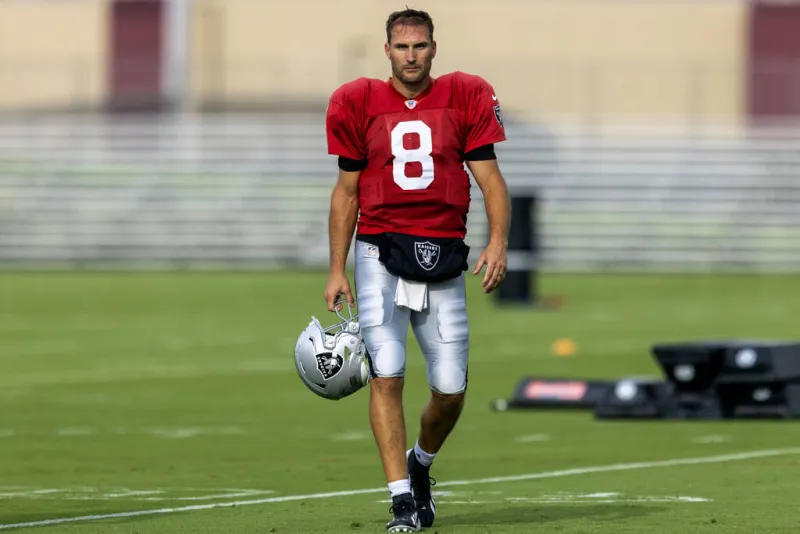 Cousins sharp in return for Raiders, Mendoza throws interception