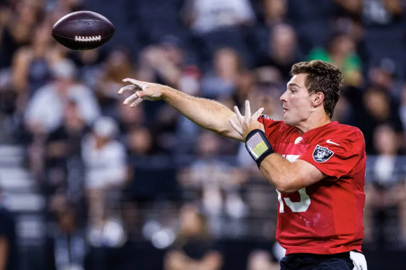 Raiders' Fernando Mendoza throws another INT, but a favorite target emerges