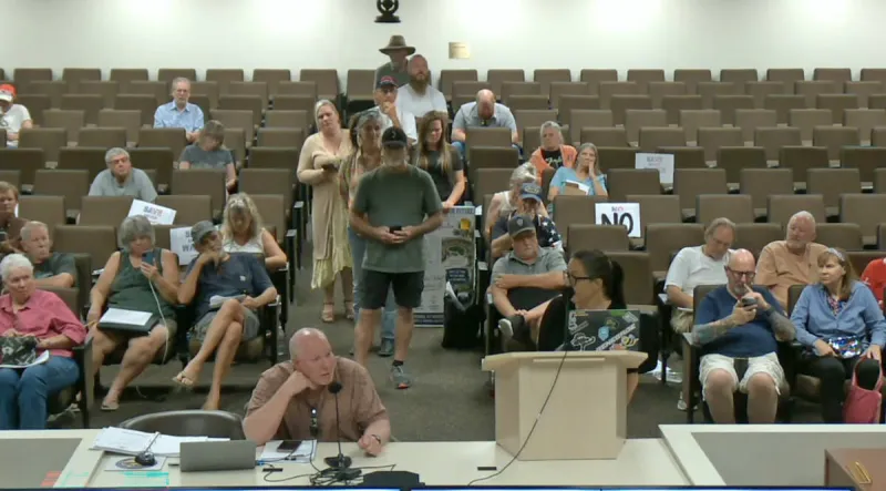 Manse Tech rep speaks at water board meeting