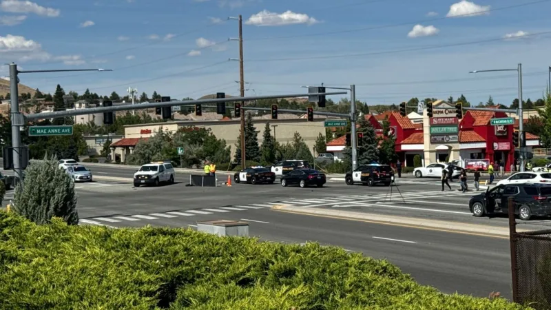 18-year-old woman killed in pedestrian crash on McCarran Boulevard in Reno