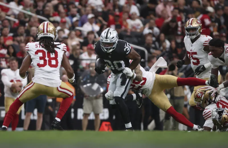Raiders starters play, Fernando Mendoza throws INT in preseason loss to 49ers