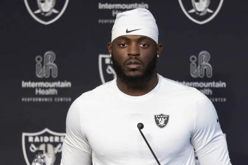 Raiders rookie leaves preseason game with ankle injury