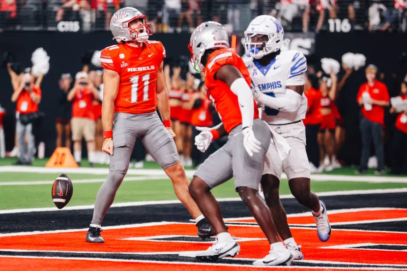 Arnold seemingly in driver's seat of UNLV's quarterback battle after Week 0