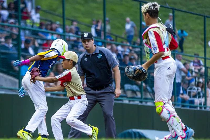 Paseo Verde defense turns heads with double play record in LLWS