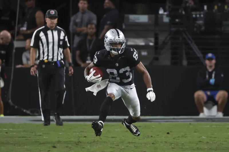 Raiders stay in-house with 16-man practice squad