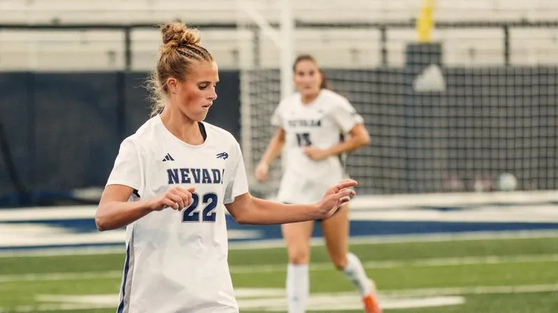 Wolf Pack fall to the Lumberjacks