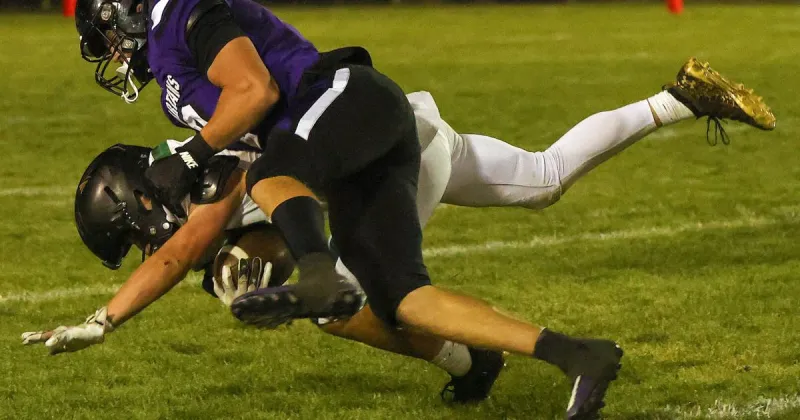 Spartans start slowly, run away from Bulldogs
