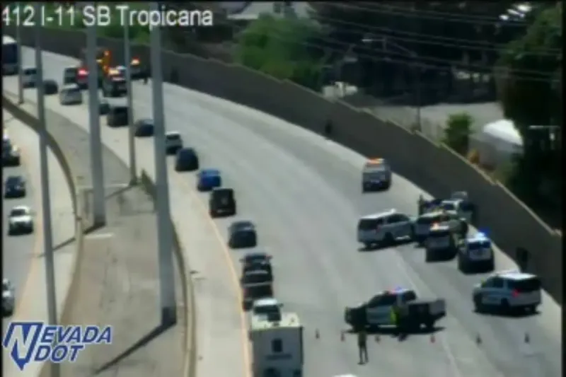 2 robbery suspects arrested after chase, crash on I-11 near Tropicana