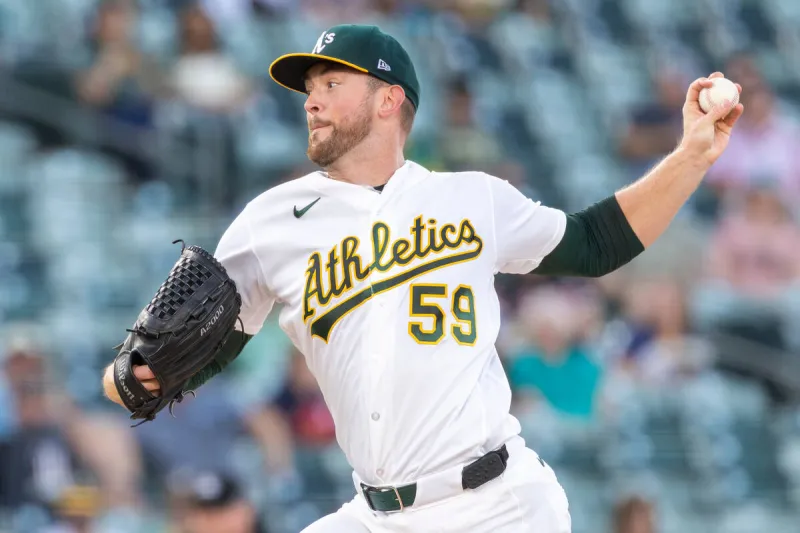 Walton's walk-off lifts A's over Mariners