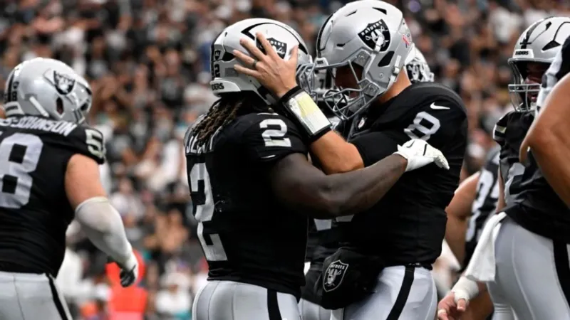 Raiders showcase new-look offense, Ashton Jeanty's versatility in season opener