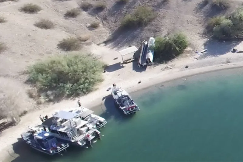 2 killed after boat goes airborne, crashes at Lake Havasu campsite