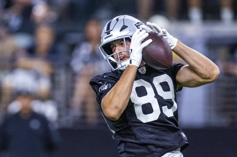 Raiders coach Klint Kubiak says Brock Bowers is 'day-to-day'