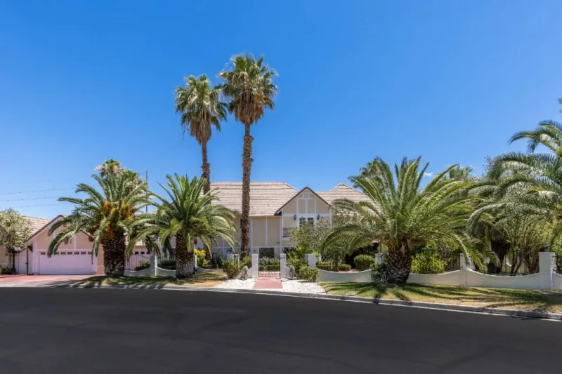 'Feel like Caesar': Historic casino founder's past home on market - PHOTOS