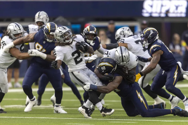 LIVE UPDATES: Raiders look for 2-0 start when they face Chargers