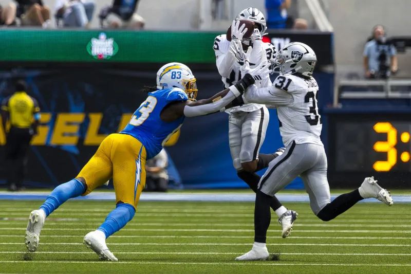Raiders rookie safety out of Chargers game with concussion