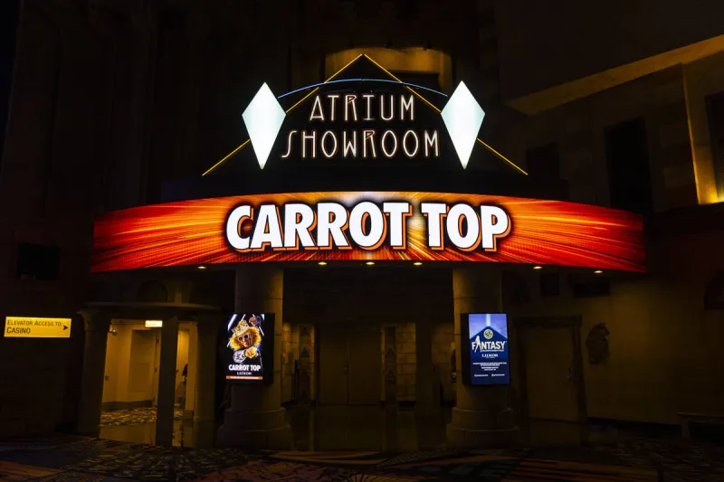 Carrot Top attorney wants filing restrictions for ex-opening act accused of extortion