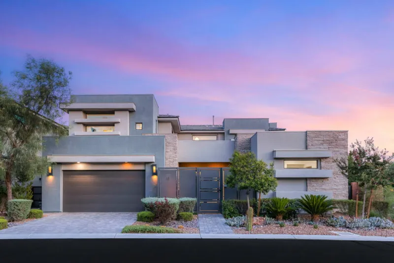 Summerlin's luxury market is booming, so why are some homes selling under asking?