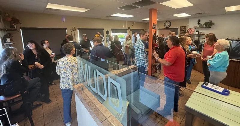 Elko community leaders hold meet-and-greet with public at Mudd Hutt