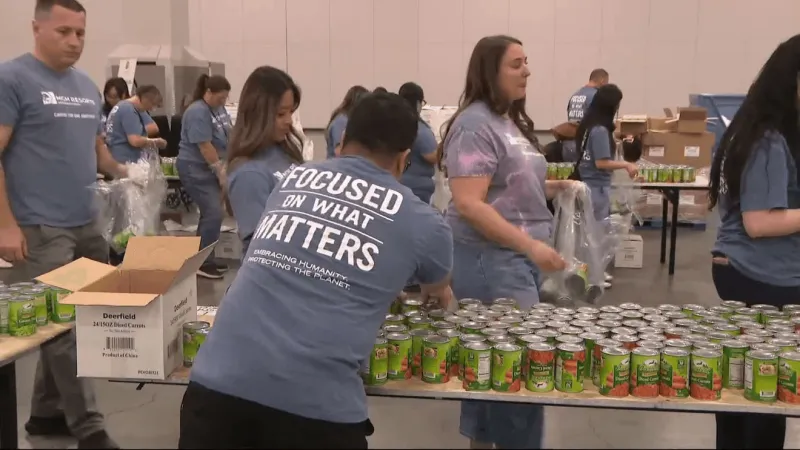 MGM Resorts employees pack 90K meals for Hunger Action Month