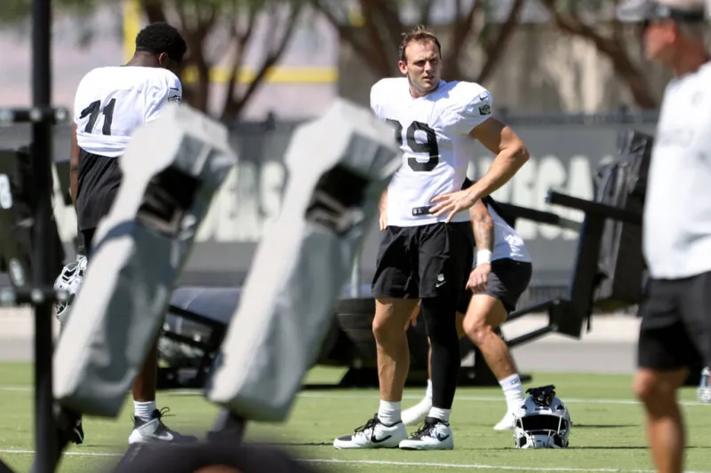 Brock Bowers limited; Aidan O'Connell, Treydan Stukes miss Raiders practice