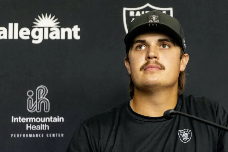 Raiders quarterback Aidan O'Connell announces father's death
