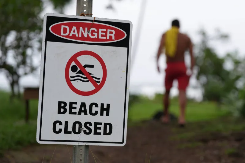 Hurricane Nolo moving past Hawaii, still poses risks. Hurricane Polo pushes on toward Mexico