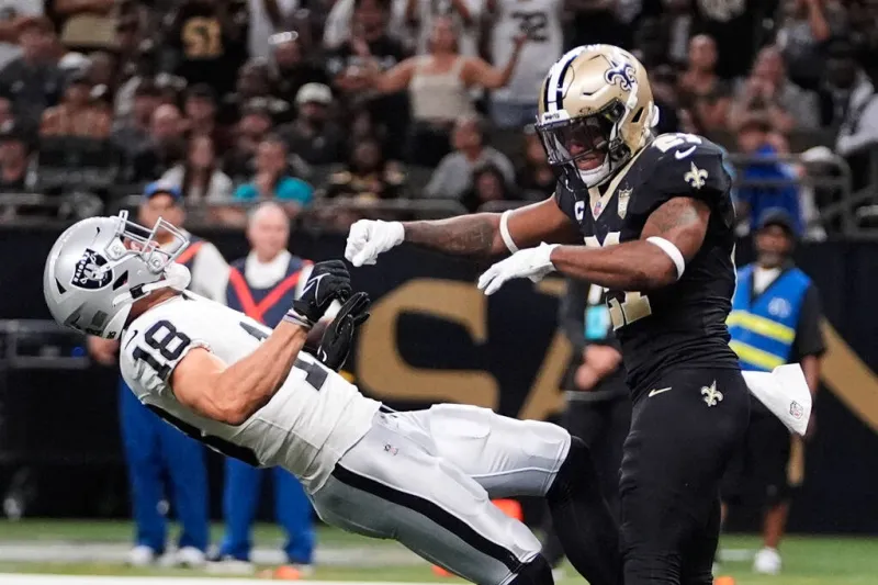 Raiders WR knocked out of homecoming game vs. Saints with fractured forearm