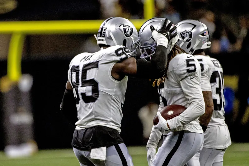 Raiders defense shuts door on Saints with 4 straight turnovers