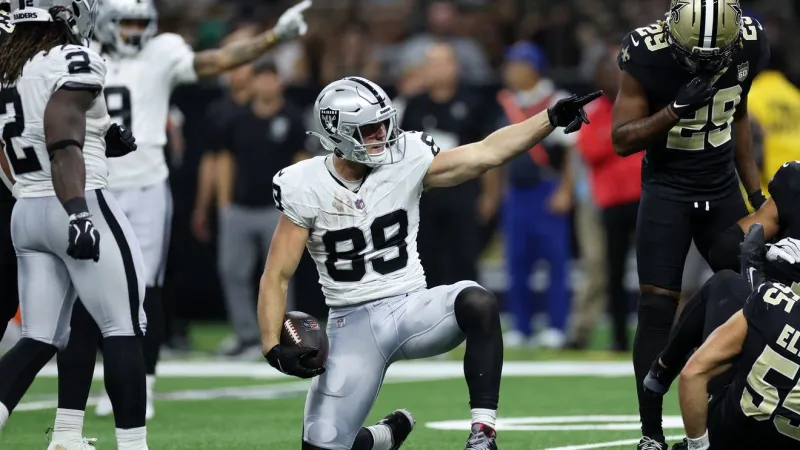 Raiders' Brock Bowers earns first career Player of the Week honor