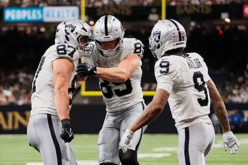 Raiders star Brock Bowers wins his first conference award