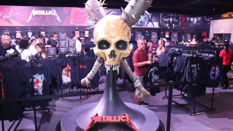 PHOTOS: Metallica fans swarm free pop-up experience ahead of Sphere debut