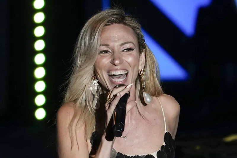 Ex-teen idol loving her 50s, chance to play Las Vegas