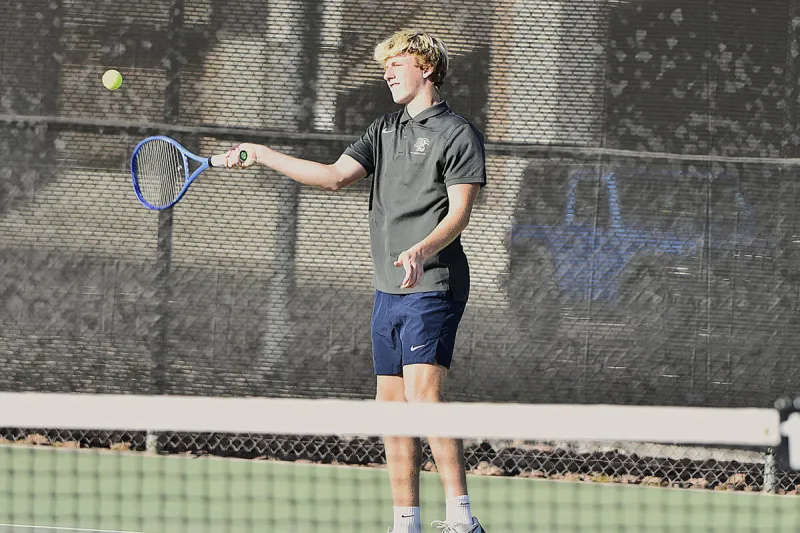 Tennis teams enter postseason with wins