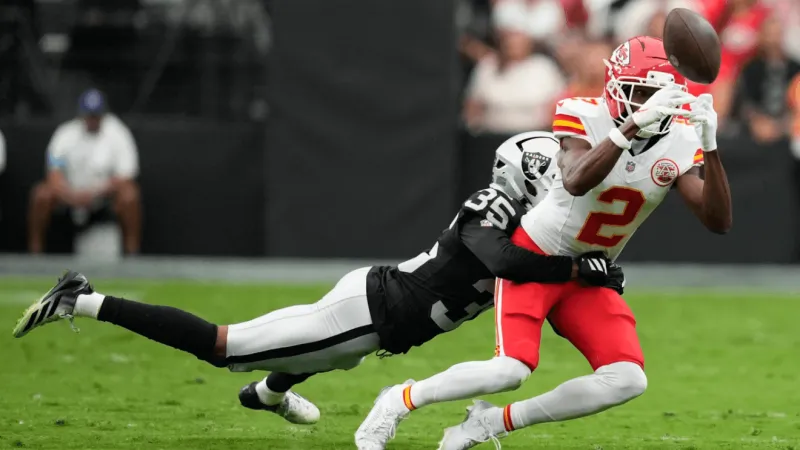 Raiders lose their first game of the season against the Chiefs, 30-27