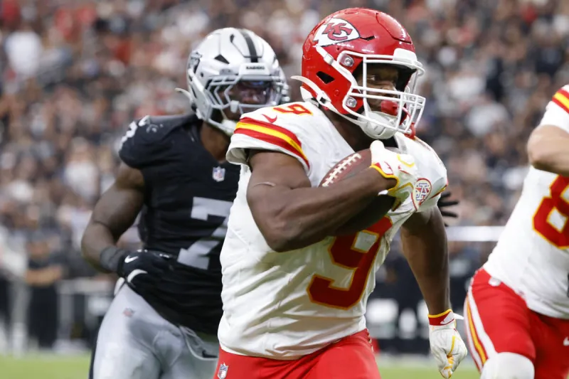 What went wrong for the Raiders against the Chiefs?