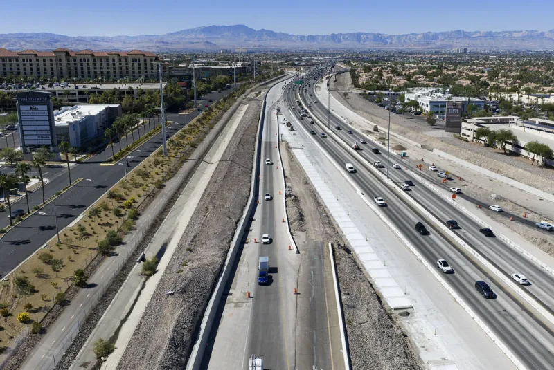 What are those concrete columns going up on Green Valley Parkway near the 215 in Henderson?