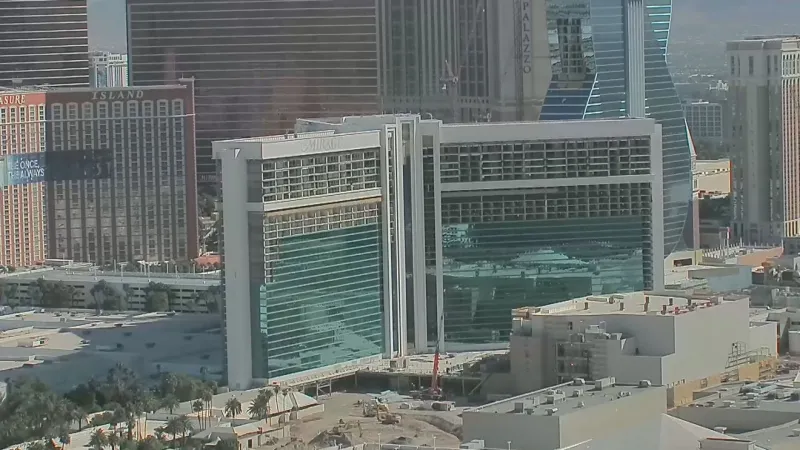 Las Vegas police investigate 'vague threat' at Hard Rock Hotel site