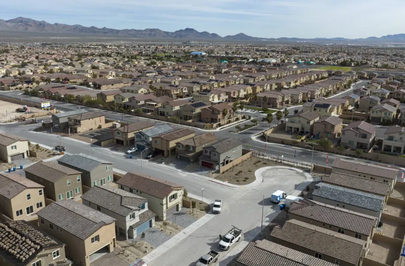 Las Vegas-area home listings top 10,000 for first time in more than a decade