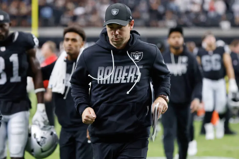 Klint Kubiak bares the blame for Raiders rushing ineffeciencies