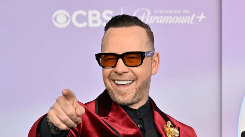 Donnie Wahlberg says he was on jet that skidded off Las Vegas airport runway