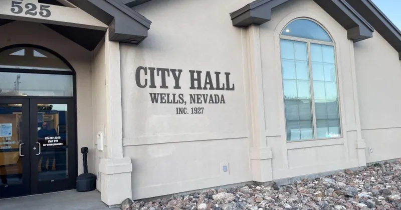Wells proclaims Unity Day, calls on residents to wear orange against bullying