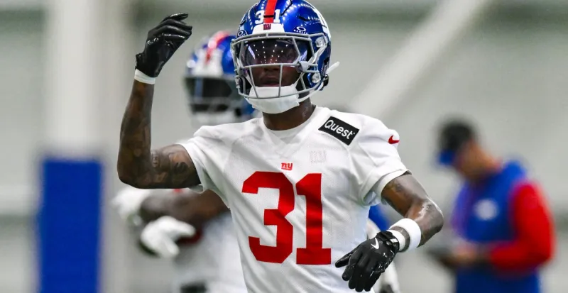Nic Jones tormenting - and teaching - New York Giants' rookie QB Jaxson Dart