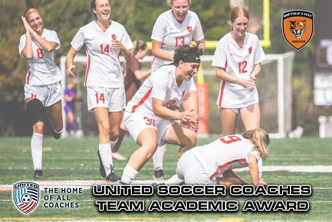 Women's Soccer Earns United Soccer Coaches Team Academic Award