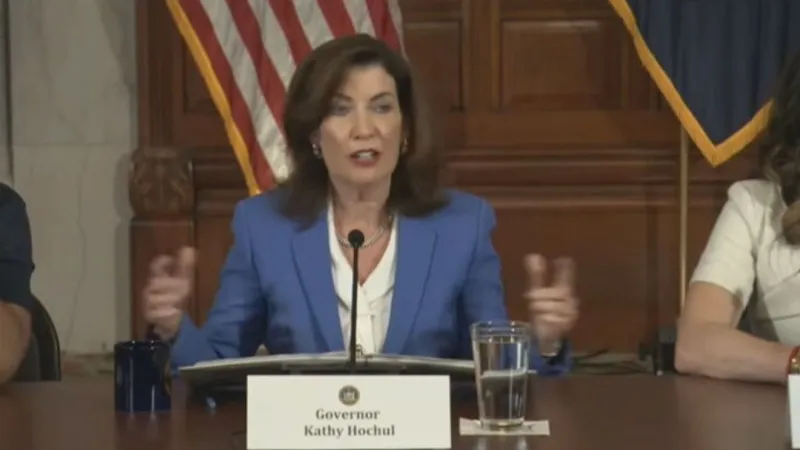 Hochul responds to Texas Gov. Abbott over redistricting; 'Fight fire with fire'