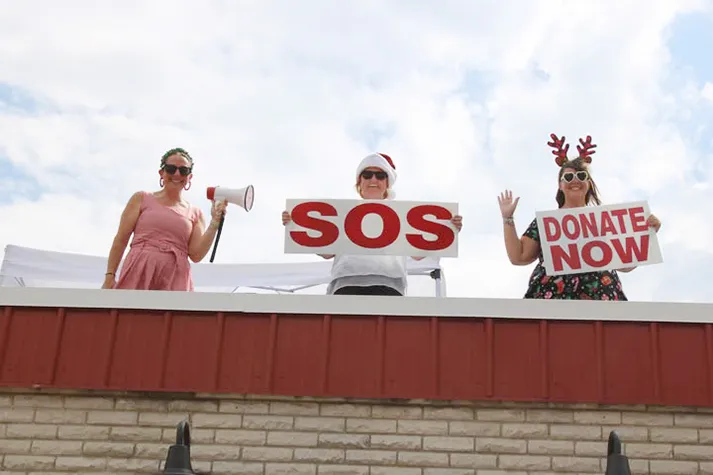 KCSD Principals Raise the Roof for Project Santa