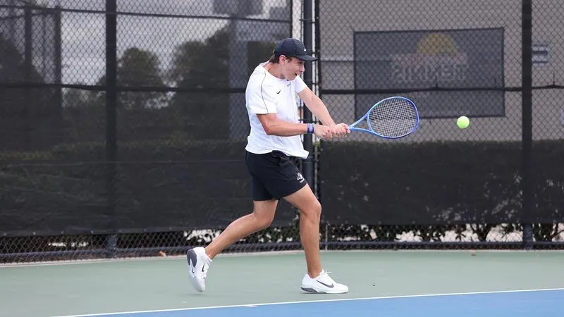Men's Tennis: Owls trio bows out of NCAAs after opening round